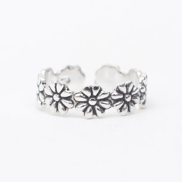 Silver Cutout Daisy Toe Ring