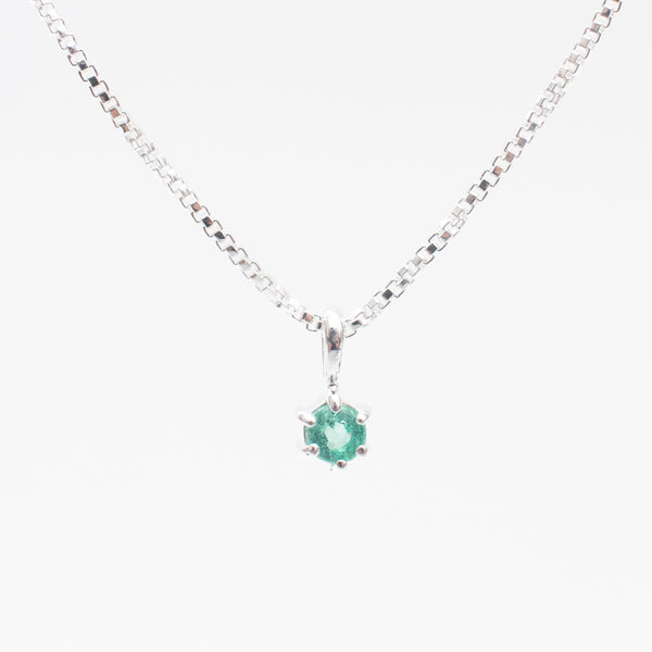 Silver Round Claw Set Emerald Necklace